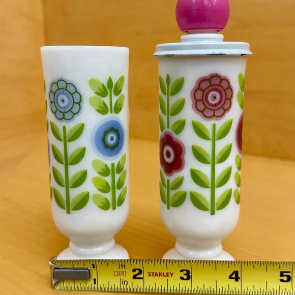 1970s set of vintage Avon Dutch Treat demi-cups made of milk glass - Picture 6 of 7